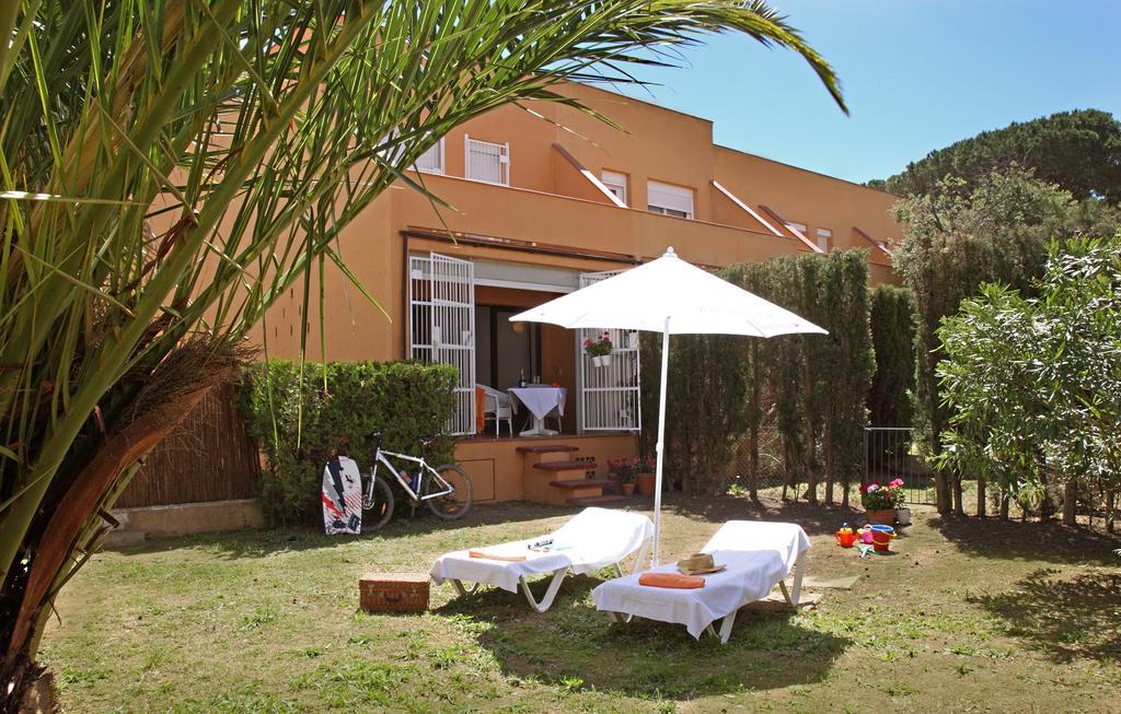 Casa Adosada En Platja De Pals By Apartaments Golf Exterior photo